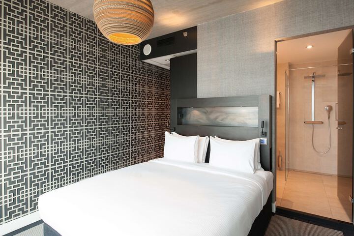 Room 19 of 152