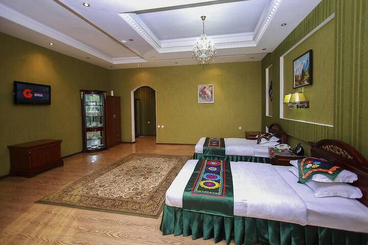 Room 7 of 34