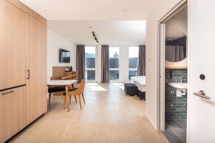 Room 28 of 44