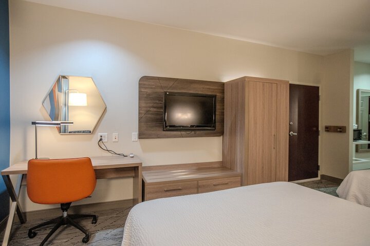 Room 19 of 83