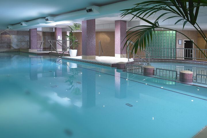 Pool Hotel