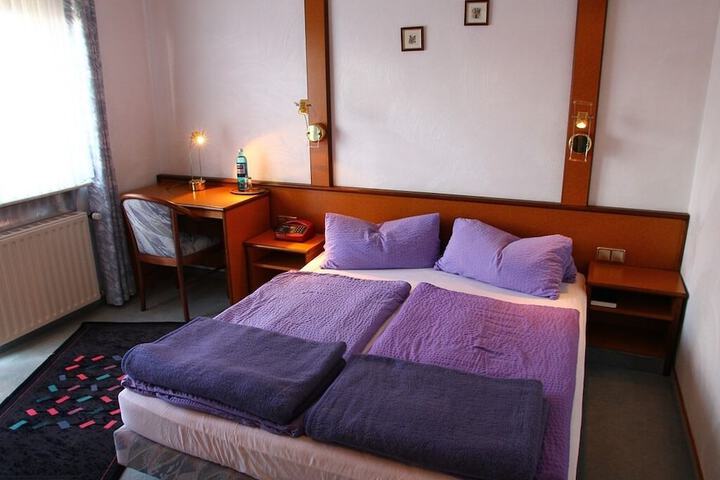 Room 3 of 16
