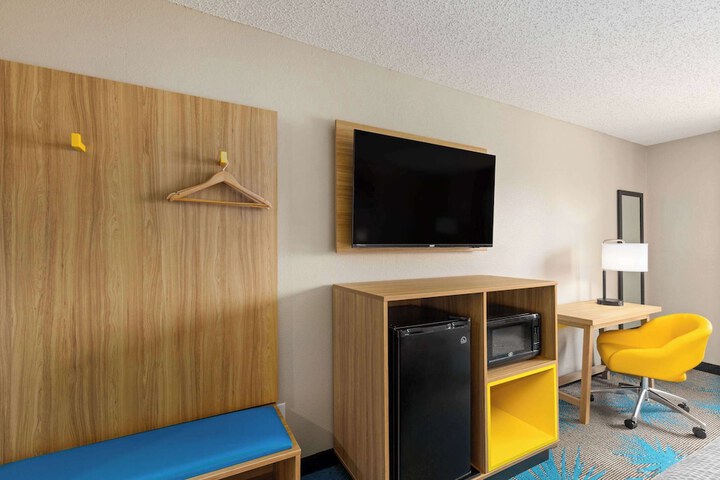 Room 21 of 46