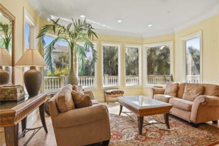 Collier Court Six Bedroom Home 3