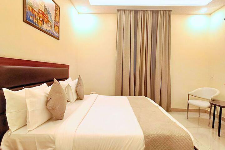 Room 27 of 95