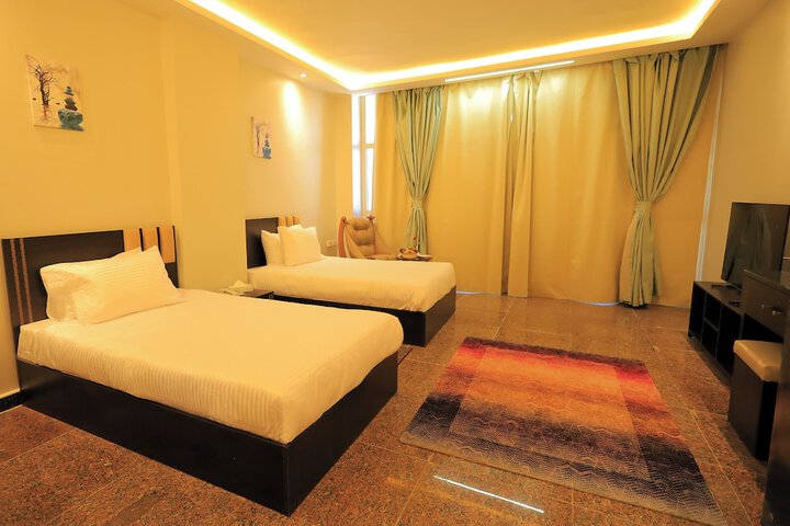 Room 4 of 37
