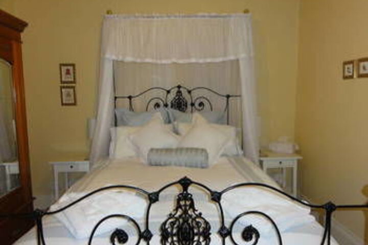 Room 2 of 5