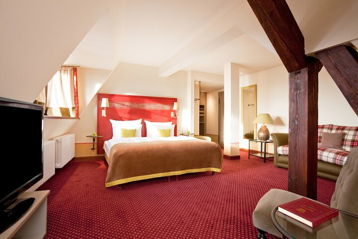 Room 5 of 36