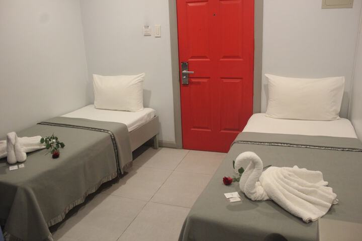 Room 6 of 15