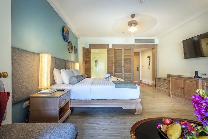 Room 28 of 118
