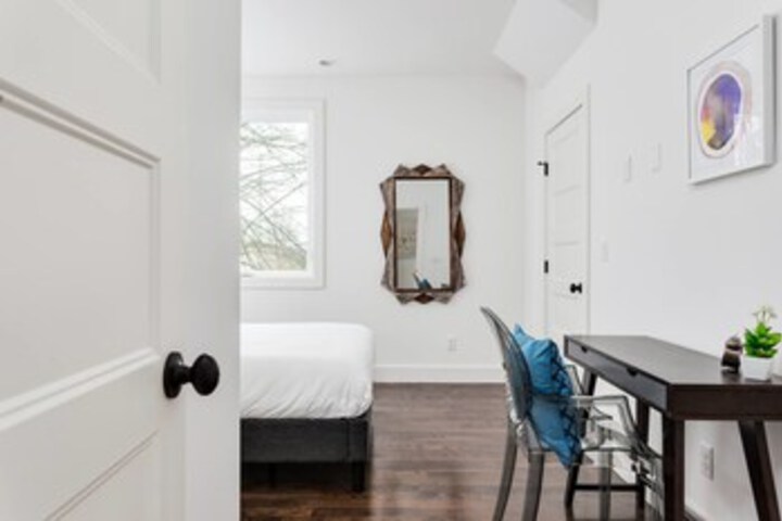 Room 38 of 54