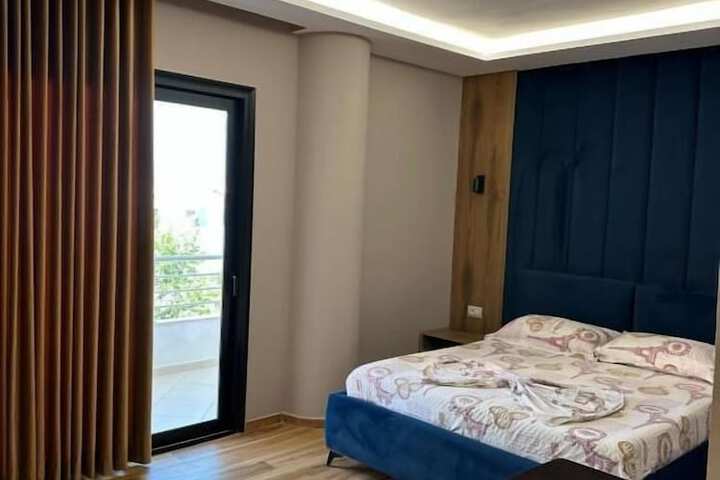Room 14 of 33