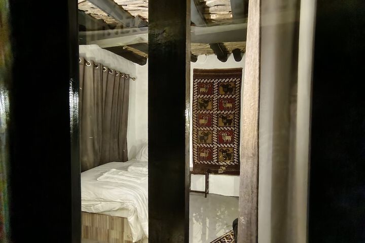 Room 6 of 19