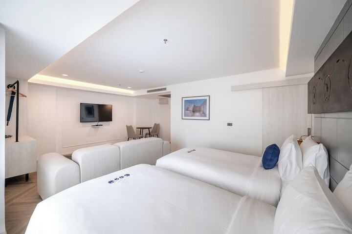 Room 19 of 39