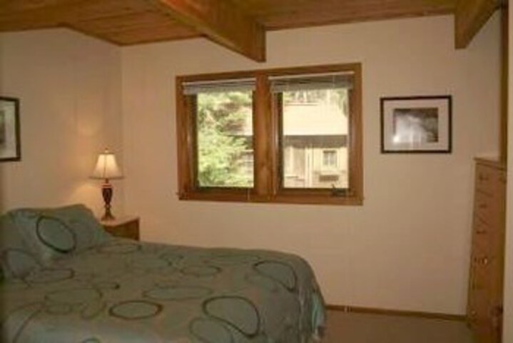 Room 12 of 23