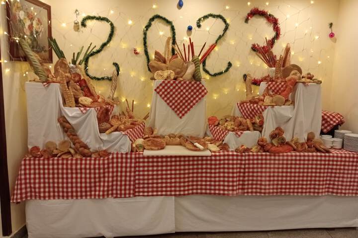 Dining 60 of 76