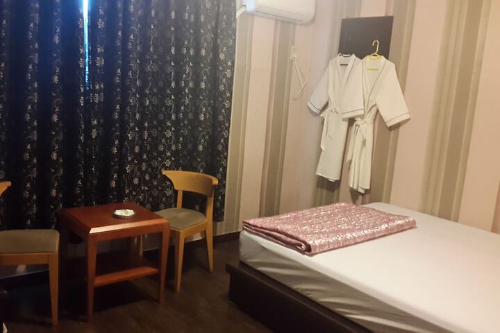 Room 4 of 41