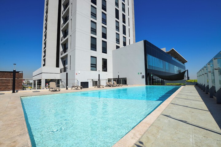 Pool 80 of 102