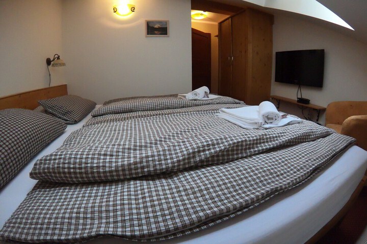 Room 10 of 46