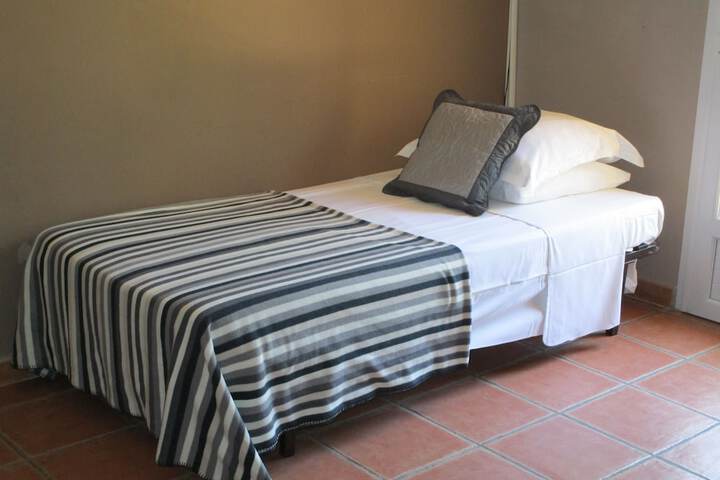 Room 2 of 44