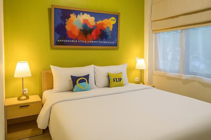 Room 4 of 18