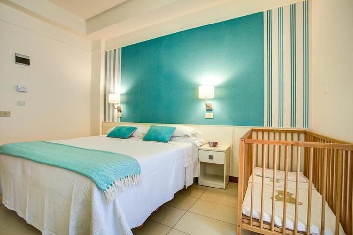 Room 2 of 32