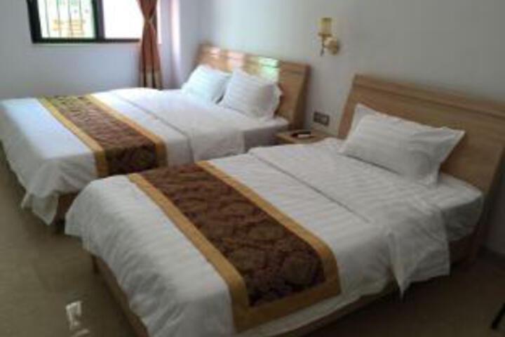 Room 5 of 7