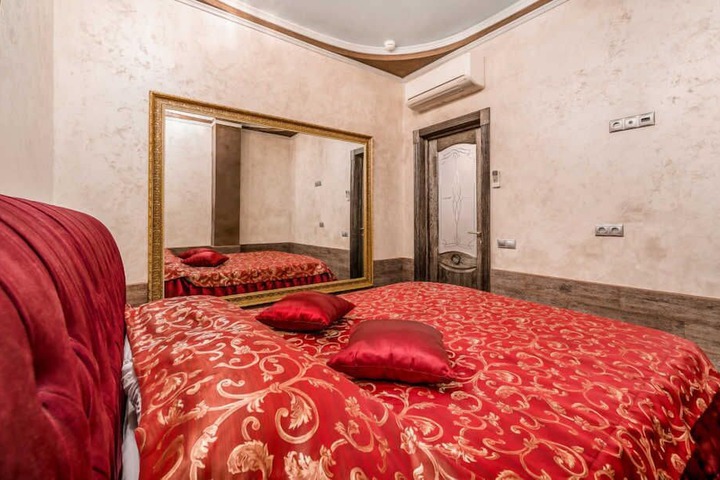 Room 14 of 94