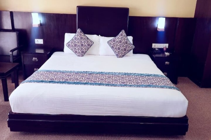 Room 7 of 16