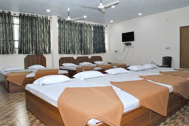 Room 4 of 4