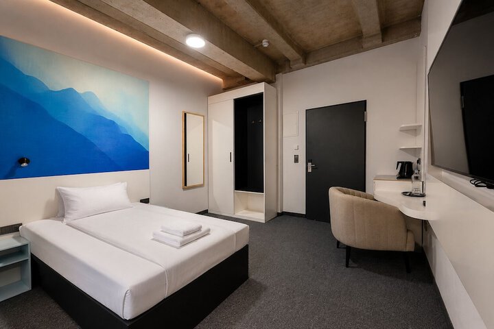 Room 37 of 59