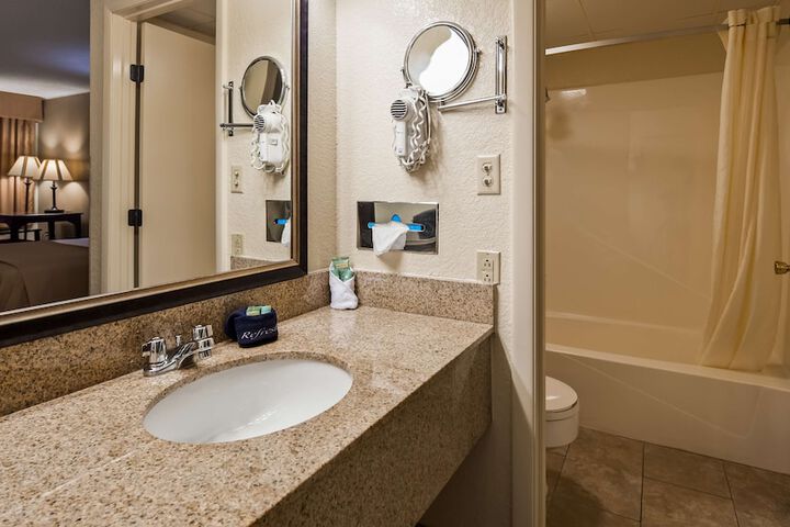 Room 32 of 58