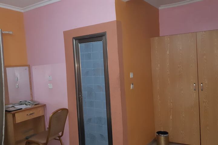 Room 8 of 20