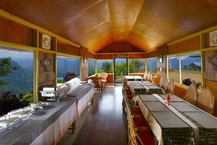 Dining 13 of 44