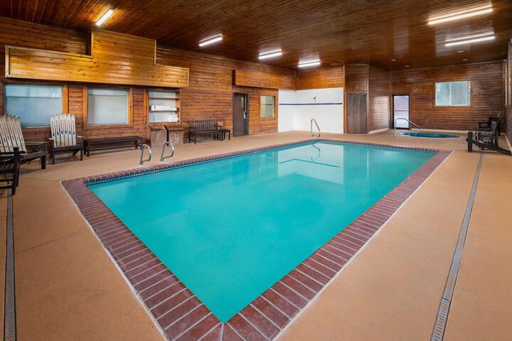 Hotel Pool