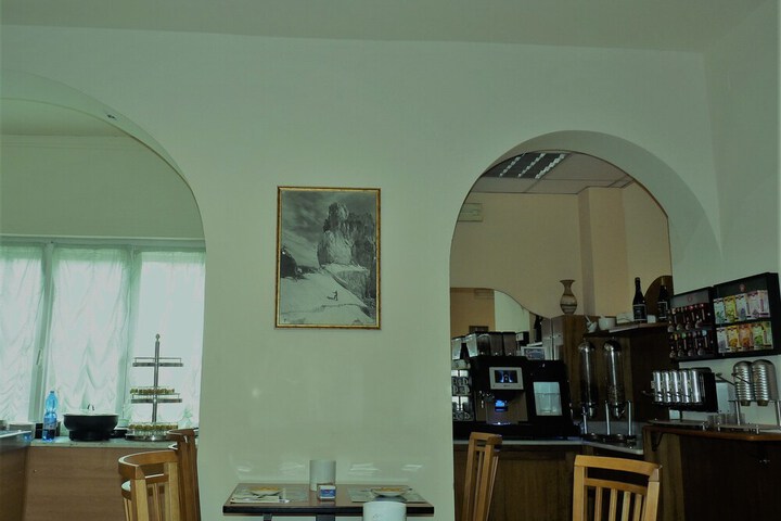 Breakfast/Coffee Service 71 of 119