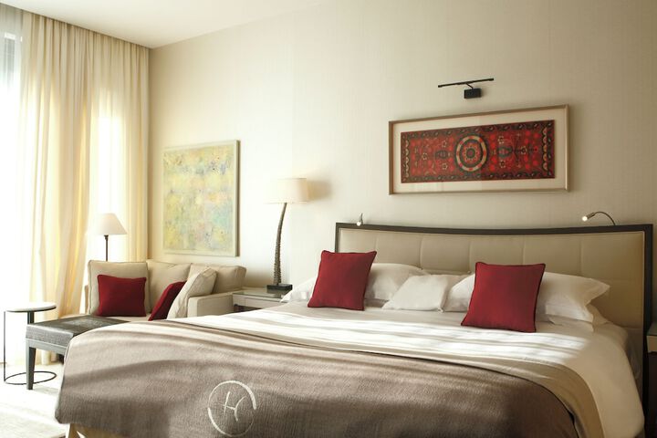 Room 3 of 44