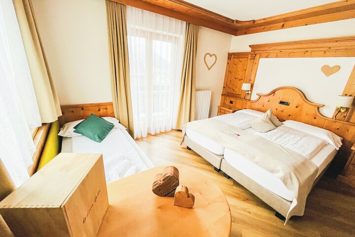 Room 21 of 142