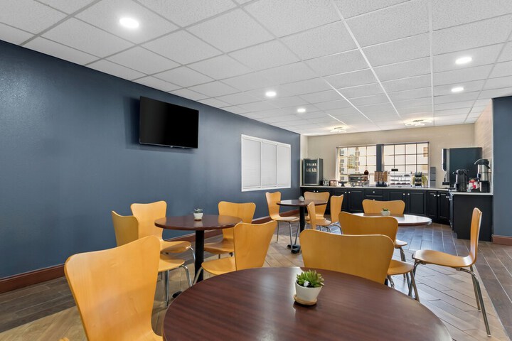 Breakfast/Coffee Service 28 of 29