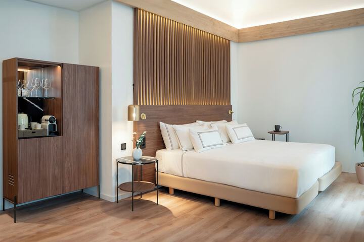 Room 33 of 119
