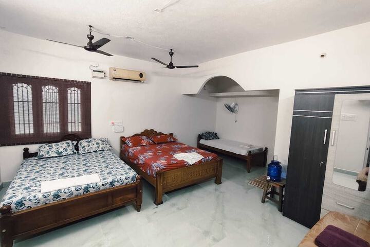 Room 2 of 12