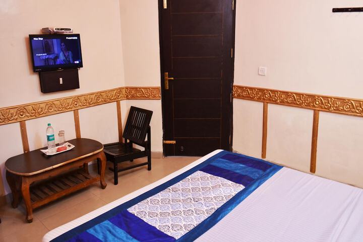 Room 14 of 20