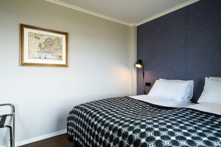 Room 6 of 179
