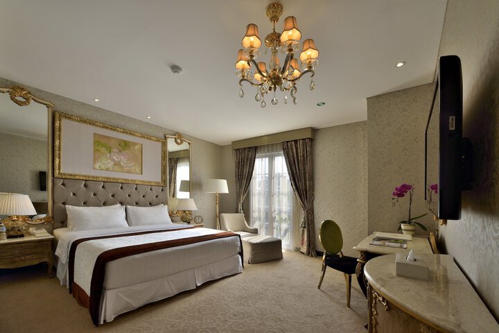 Room 5 of 30