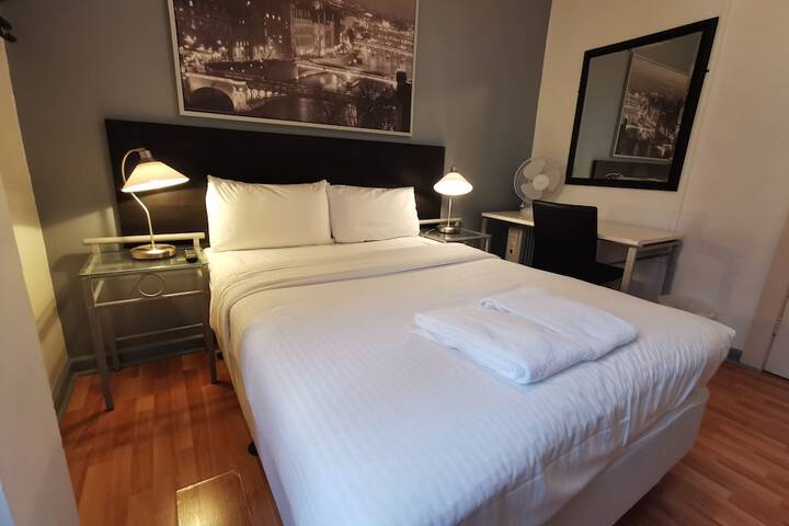 Room 18 of 37
