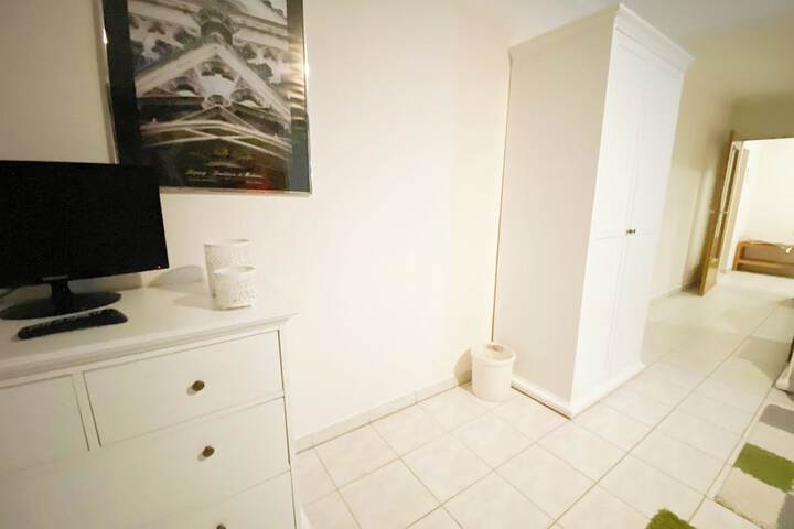 Room 9 of 15