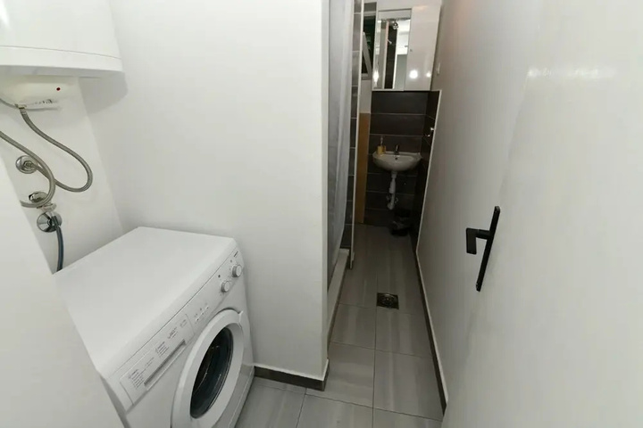 Room 2 of 18