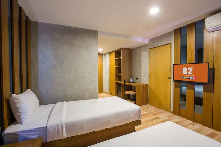 Room 6 of 33