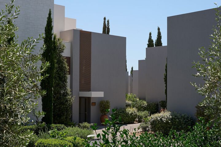 Hotel Exterior 194 of 225