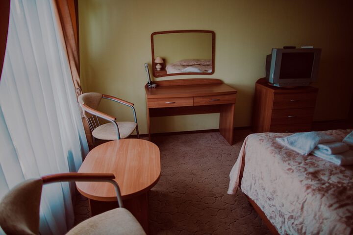 Room 11 of 90